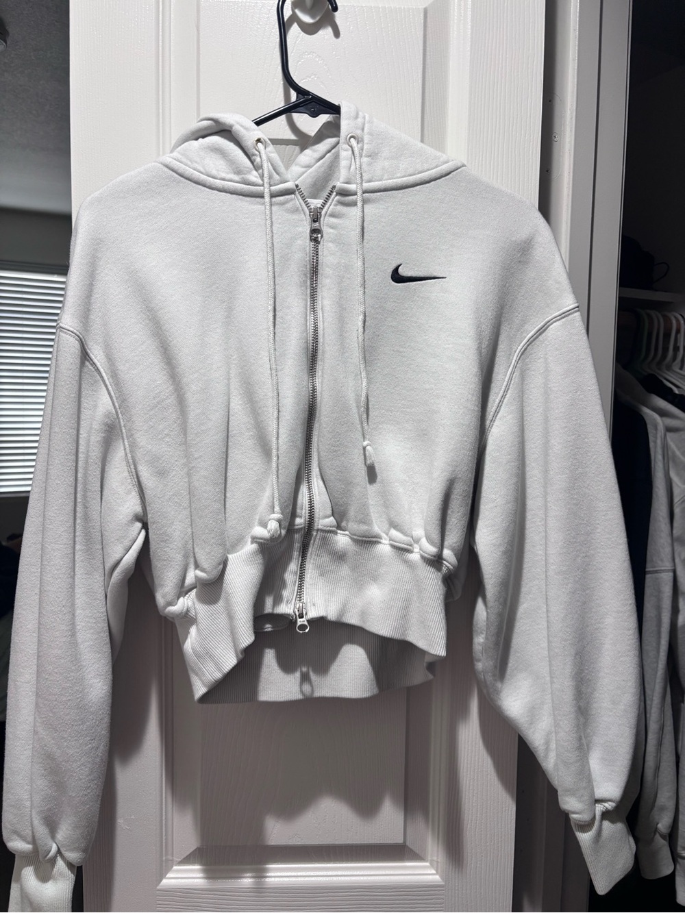 Nike White Cropped Zip-Up Hoodie with Swoosh